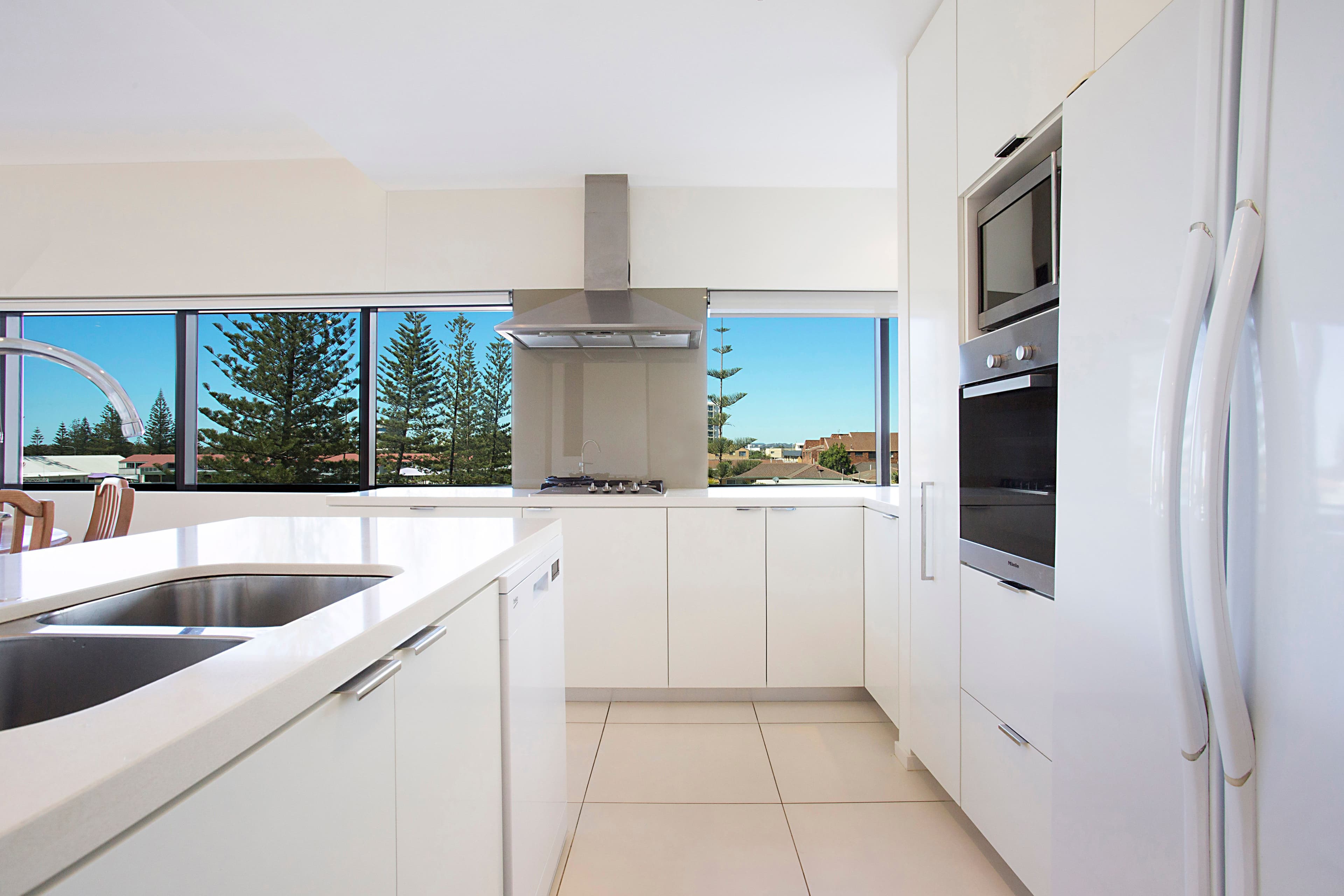 305 'Ultra' 14 George Avenue, Broadbeach QLD 4218, Broadbeach - Thumbnail 5