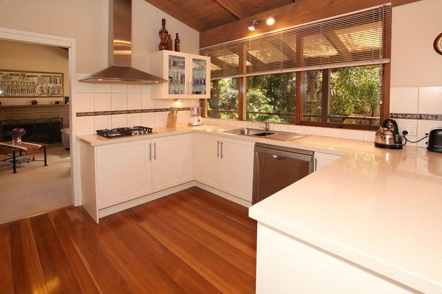 15 Wellesley Road, GLEN WAVERLEY VIC 3150, Glen Waverley - Thumbnail 2