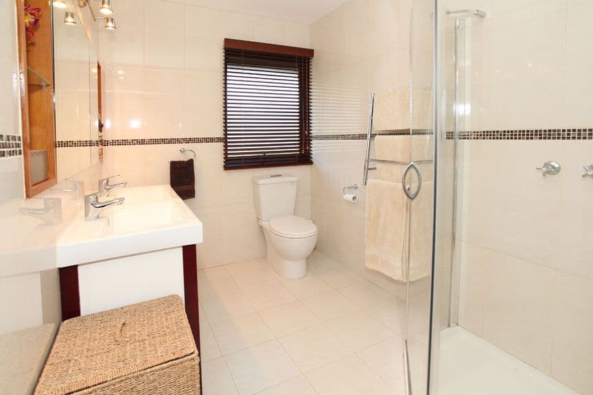 15 Wellesley Road, GLEN WAVERLEY VIC 3150, Glen Waverley - Thumbnail 6
