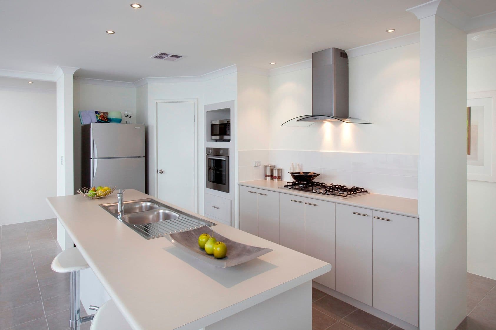 10 Highland Rise, PIARA WATERS WA 6112, Piara Waters - Thumbnail 2