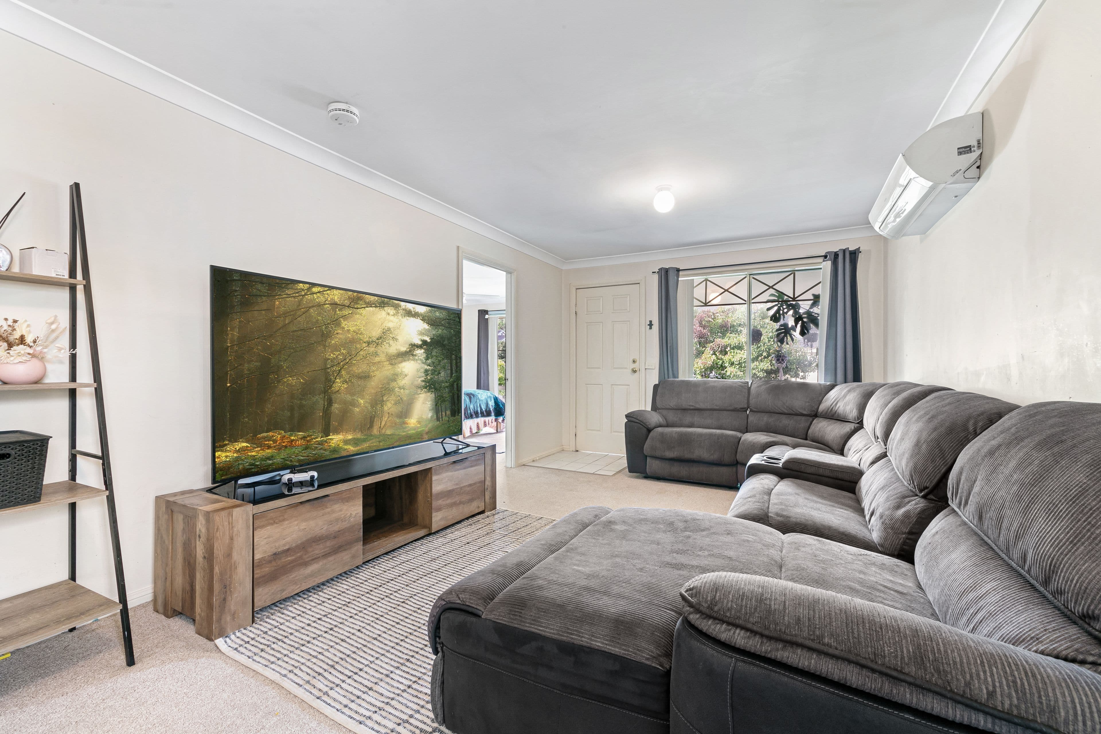 20 Manchurian Way, Wadalba NSW 2259, Wadalba - Thumbnail 2