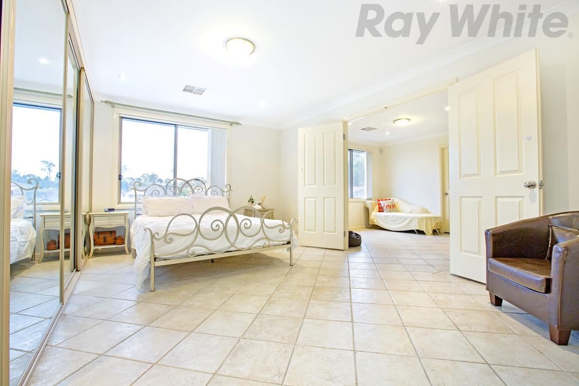 5 Burgundy Close, Cecil Hills - Thumbnail 7