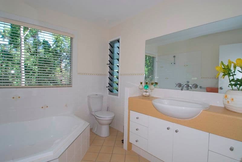 10 Forest Drive, ELANORA QLD 4221, Elanora - Thumbnail 7