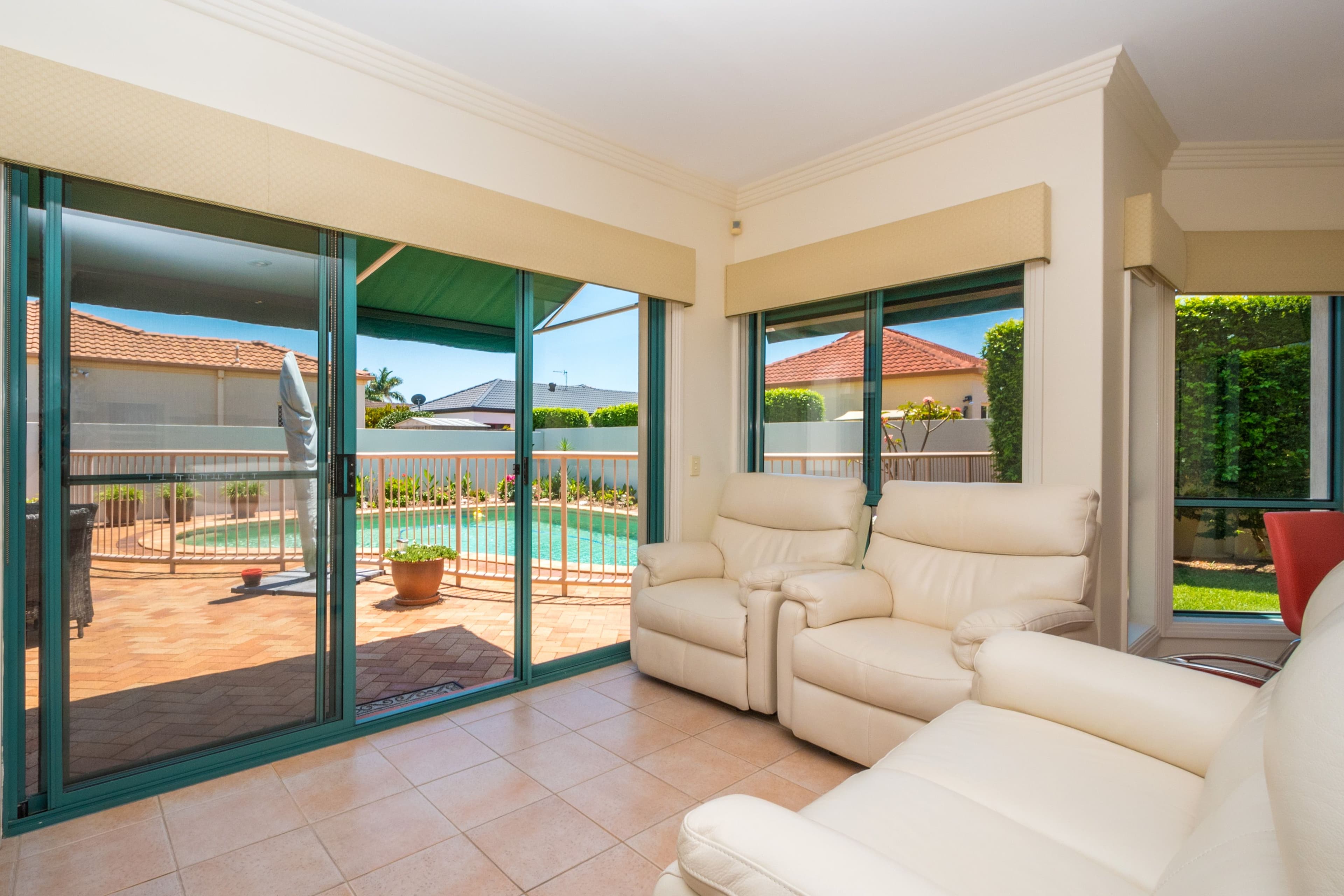 8 Sir Bruce Small Boulevard, Benowa Waters QLD 4217, Benowa - Thumbnail 7
