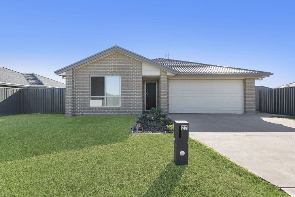 27 Lake View Crescent, Raymond Terrace NSW 2324, Raymond Terrace - Image 1