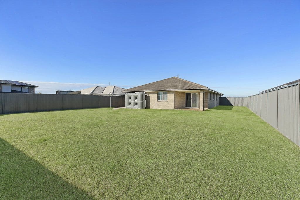 27 Lake View Crescent, Raymond Terrace NSW 2324, Raymond Terrace - Thumbnail 2