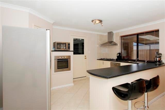 30 Gundaring Turn, CANNING VALE WA 6155, Canning Vale - Thumbnail 2