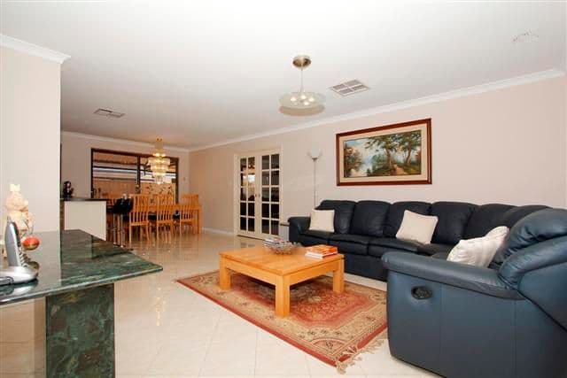30 Gundaring Turn, CANNING VALE WA 6155, Canning Vale - Thumbnail 3