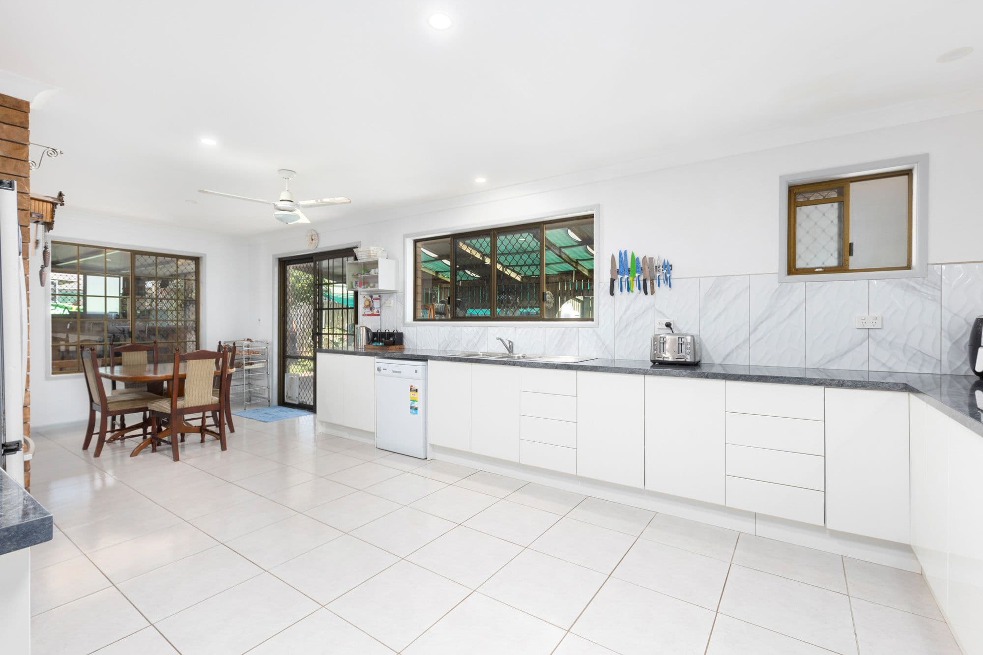 108 Lauren Street, Urangan QLD 4655, Urangan - Thumbnail 3