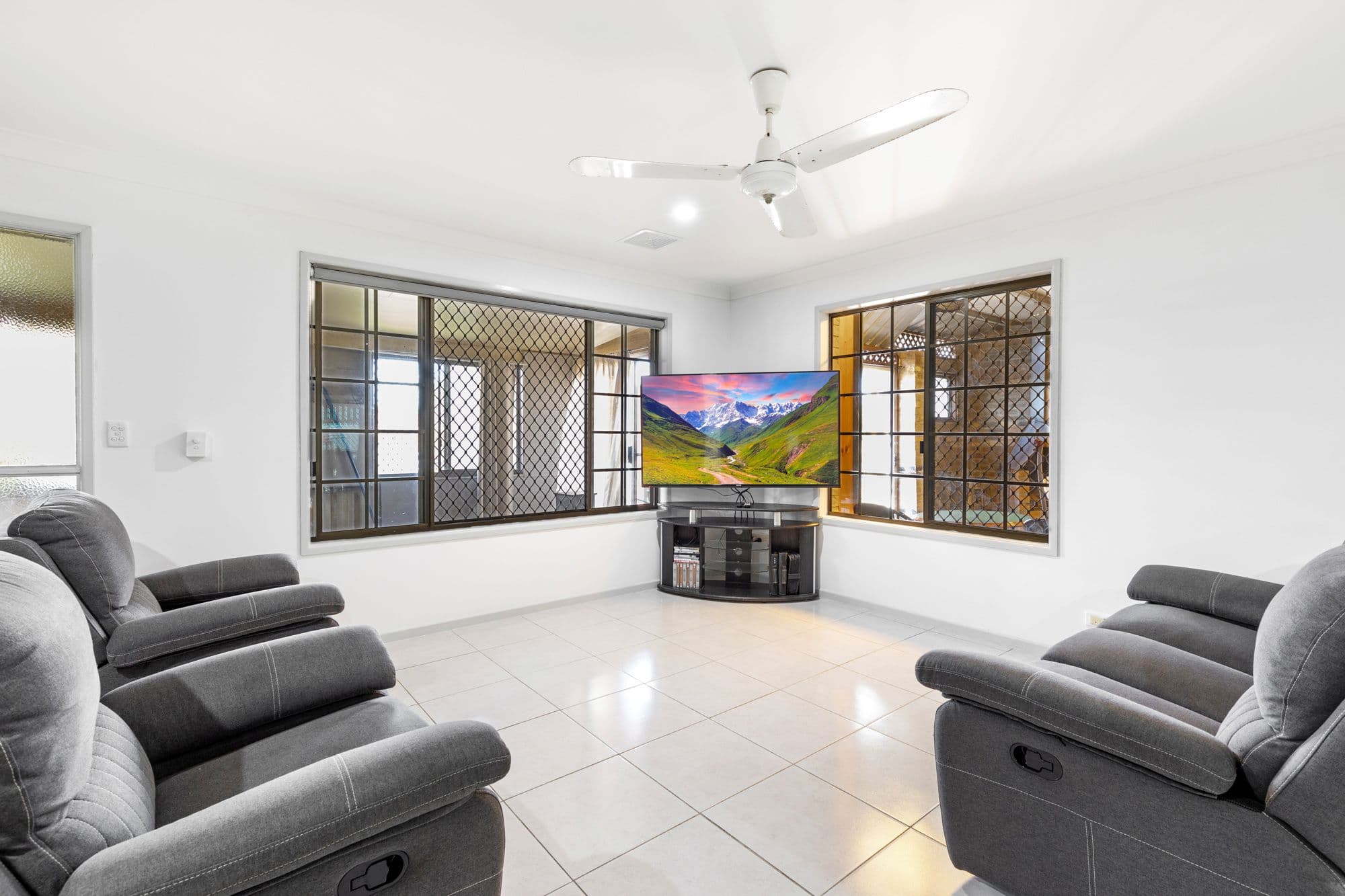 108 Lauren Street, Urangan QLD 4655, Urangan - Thumbnail 6