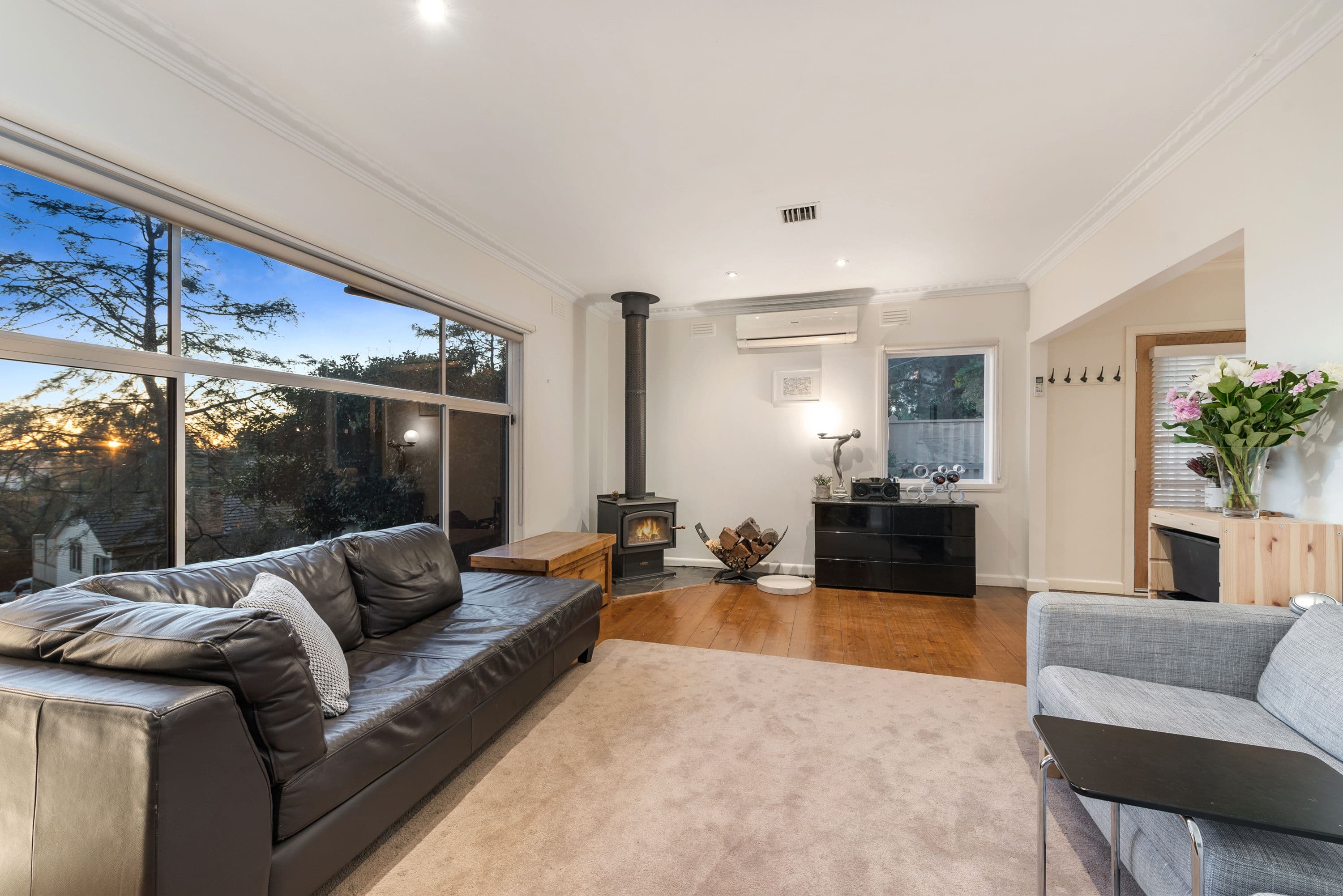 8 Newton Street, Ferntree Gully VIC 3156, Ferntree Gully - Thumbnail 2