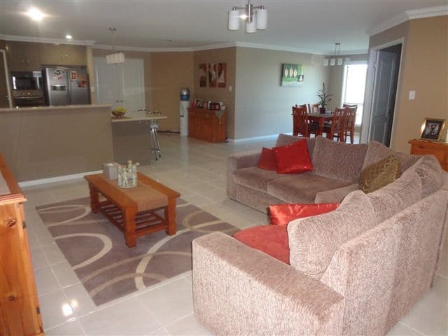 6 Camborne Drive, HIGHFIELDS QLD 4352, Highfields - Thumbnail 4