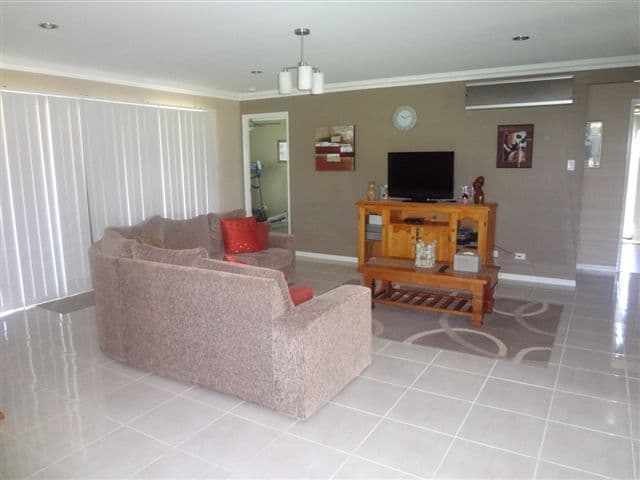 6 Camborne Drive, HIGHFIELDS QLD 4352, Highfields - Thumbnail 5