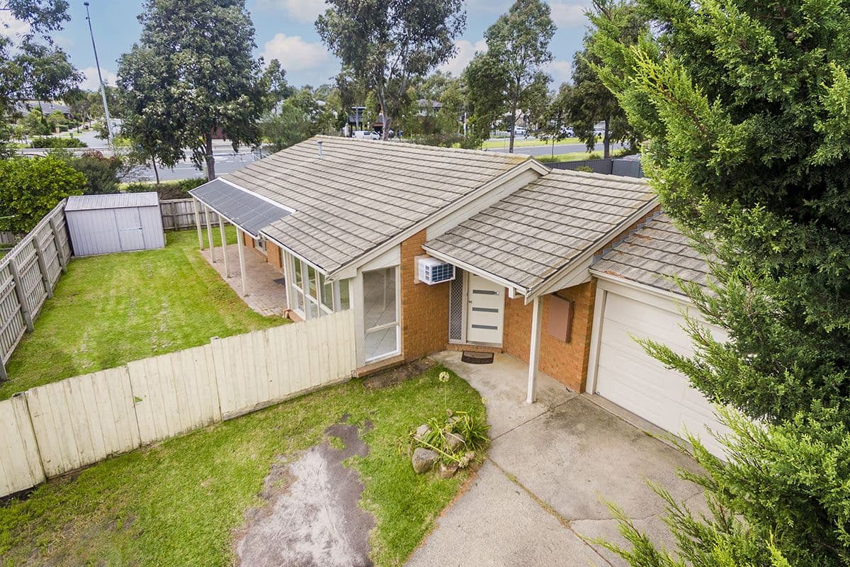 6 Broome Crescent, Cranbourne North VIC 3977, Cranbourne North - Thumbnail 2