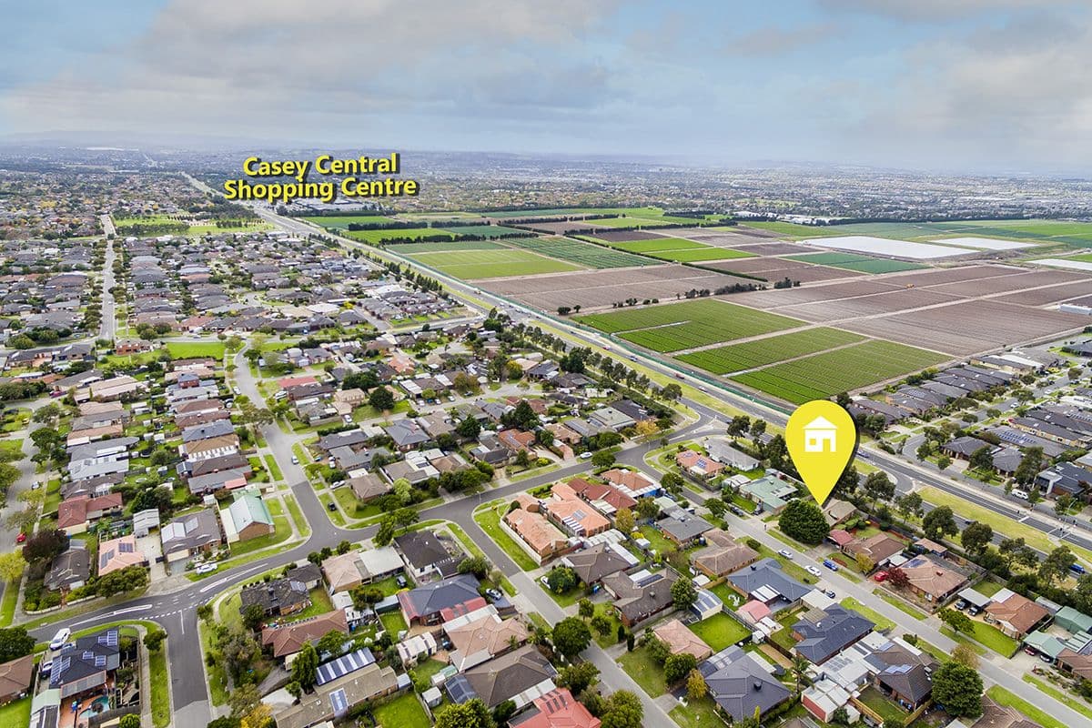 6 Broome Crescent, Cranbourne North VIC 3977, Cranbourne North - Thumbnail 4