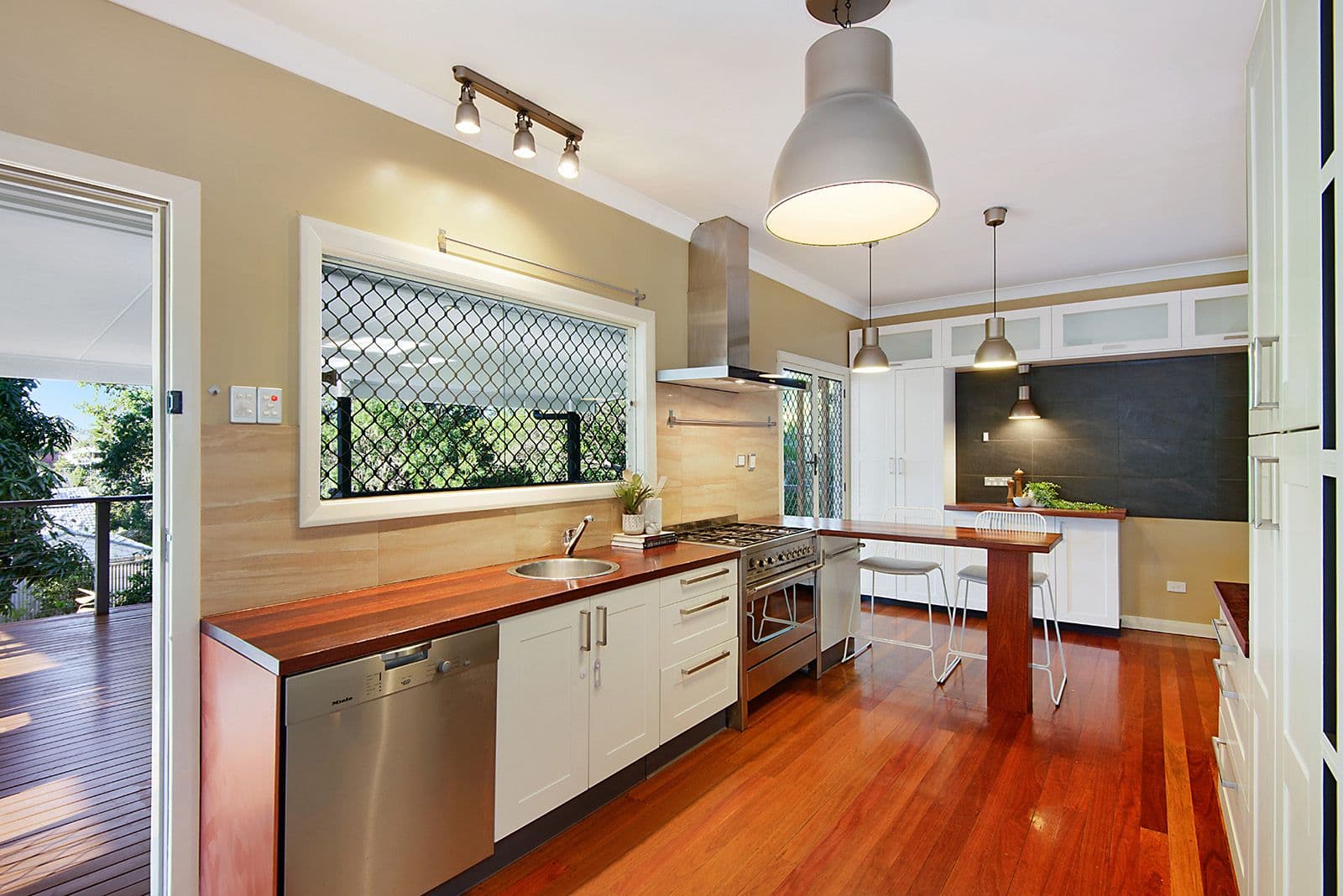 22 Currong Street, Kenmore QLD 4069, Kenmore - Thumbnail 3