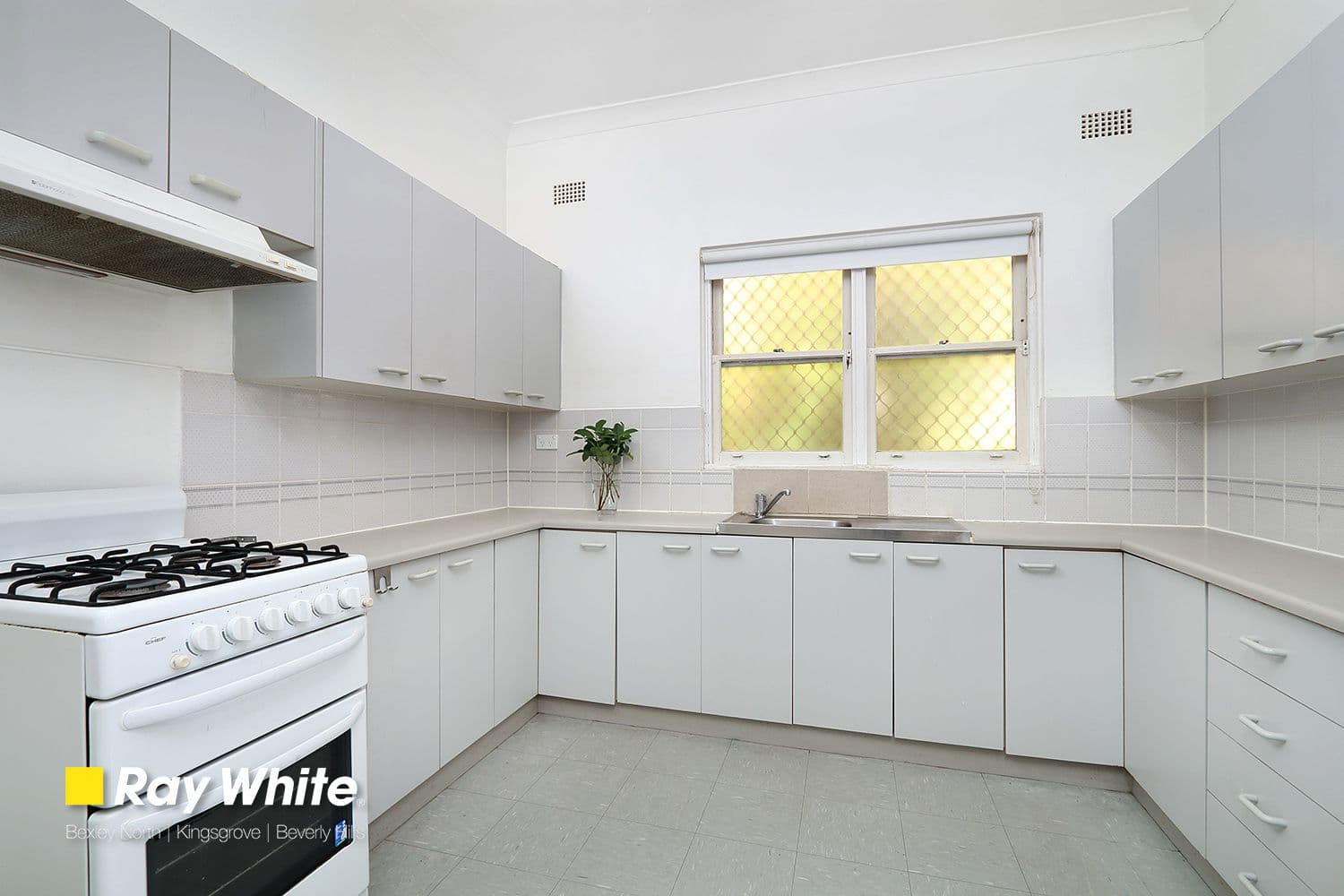 28 Simmons Road, Kingsgrove NSW 2208, Kingsgrove - Thumbnail 4