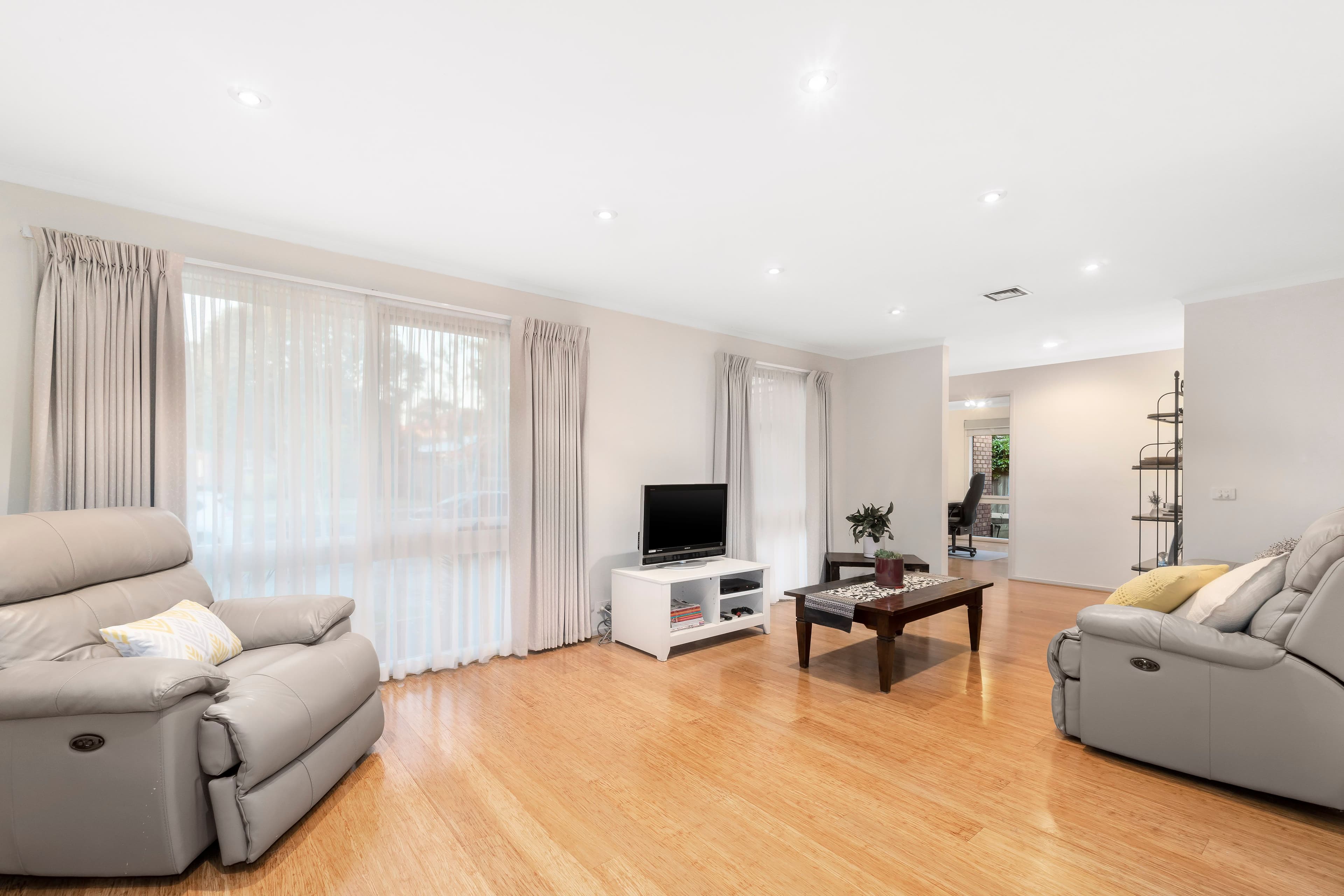5 Townview Avenue, Wantirna South VIC 3152, Wantirna South - Thumbnail 2