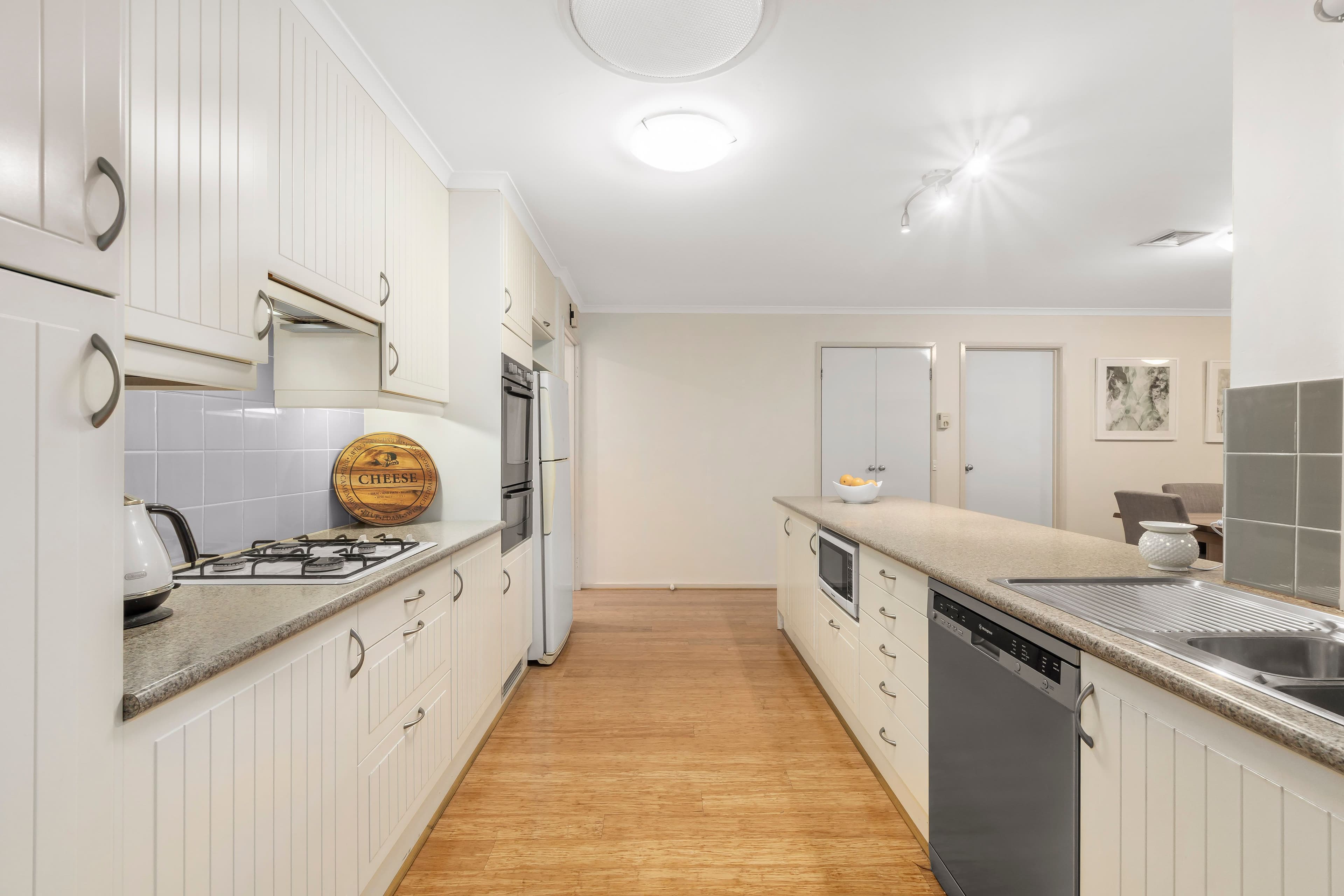 5 Townview Avenue, Wantirna South VIC 3152, Wantirna South - Thumbnail 3