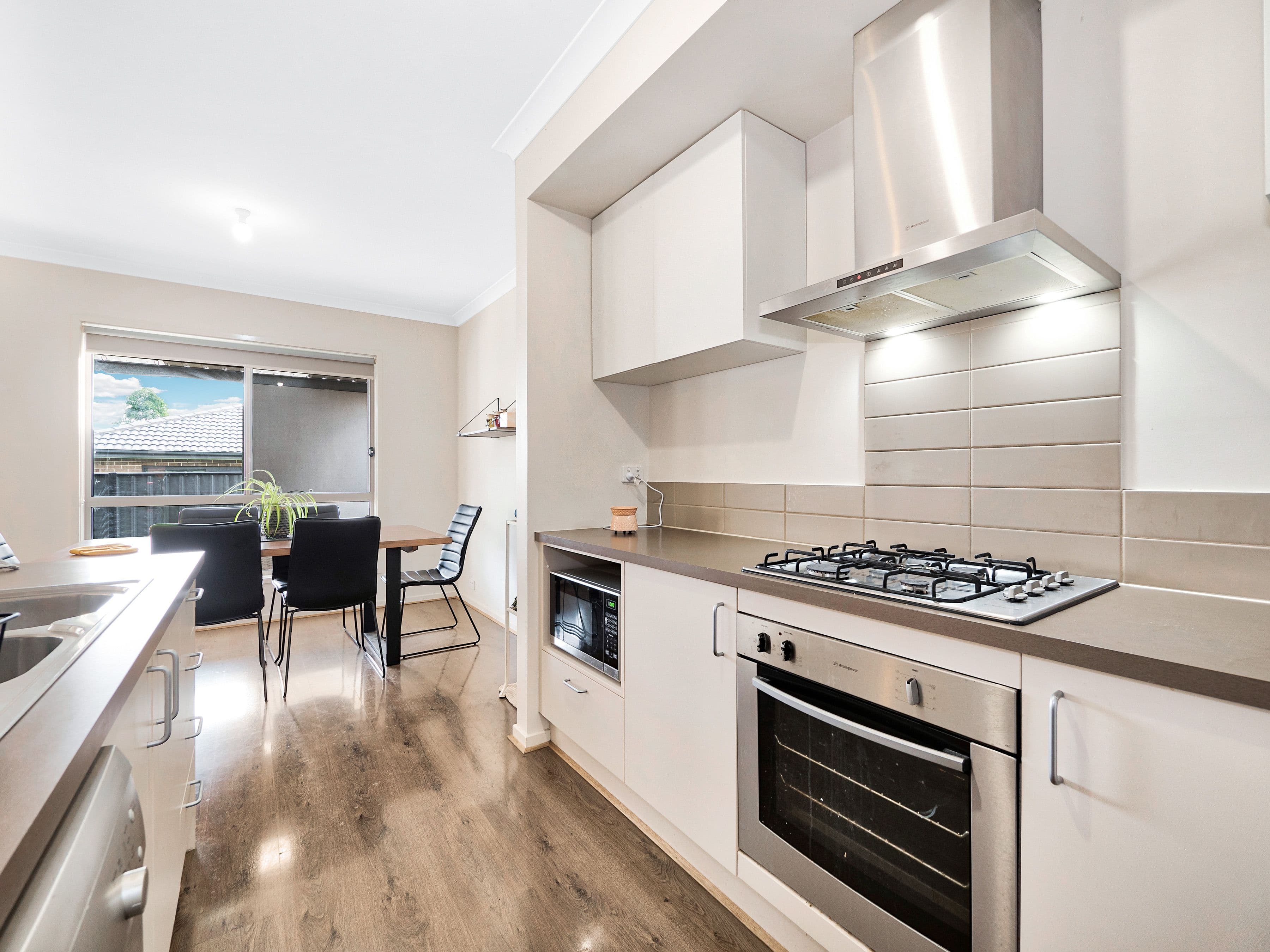 11 Westphalian Rise, Clyde North VIC 3978, Clyde North - Thumbnail 2