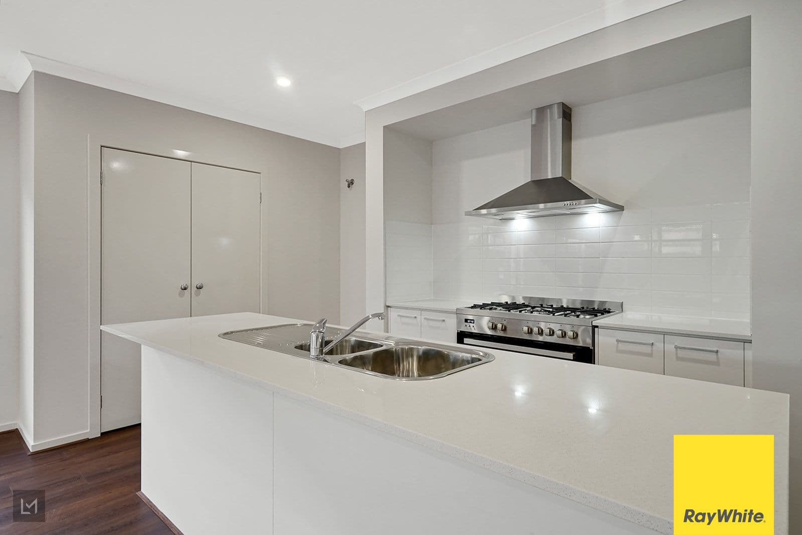 8 Satellite Street, Werribee VIC 3030, Werribee - Thumbnail 3