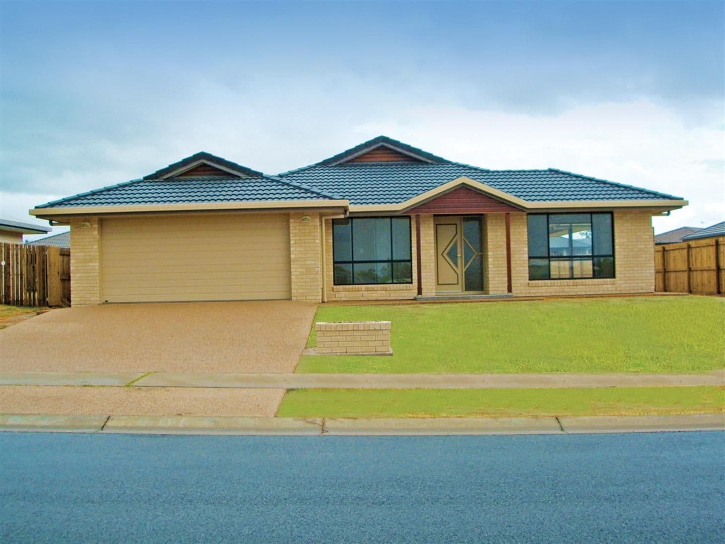33 Broadhurst Drive, GRACEMERE QLD 4702, Gracemere - Image 1
