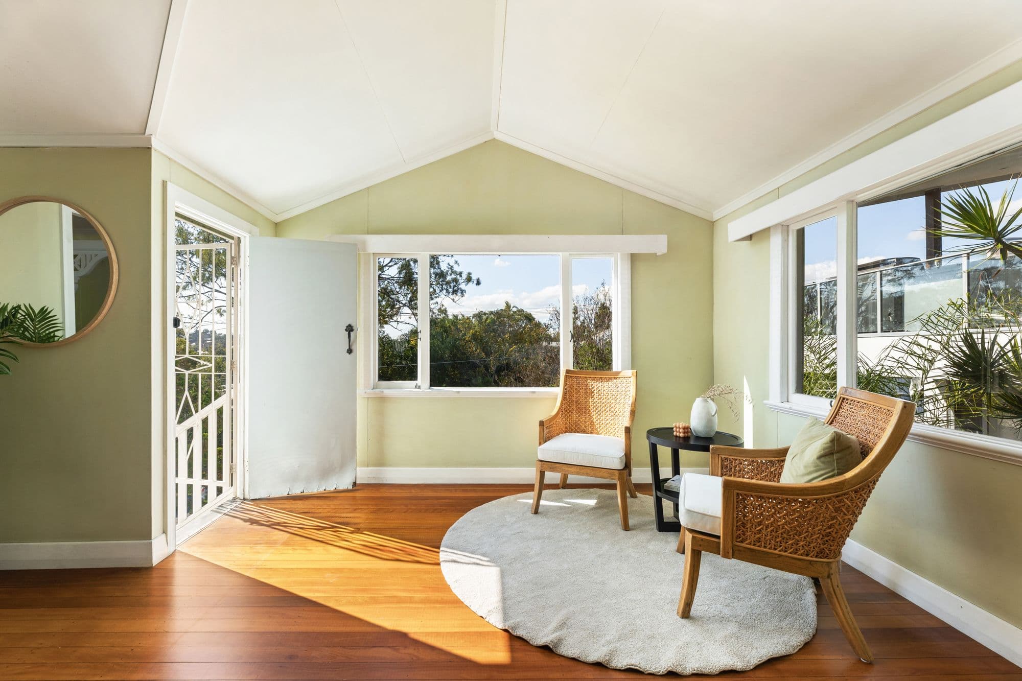 8 Gordon Terrace, Indooroopilly QLD 4068, Indooroopilly - Thumbnail 2