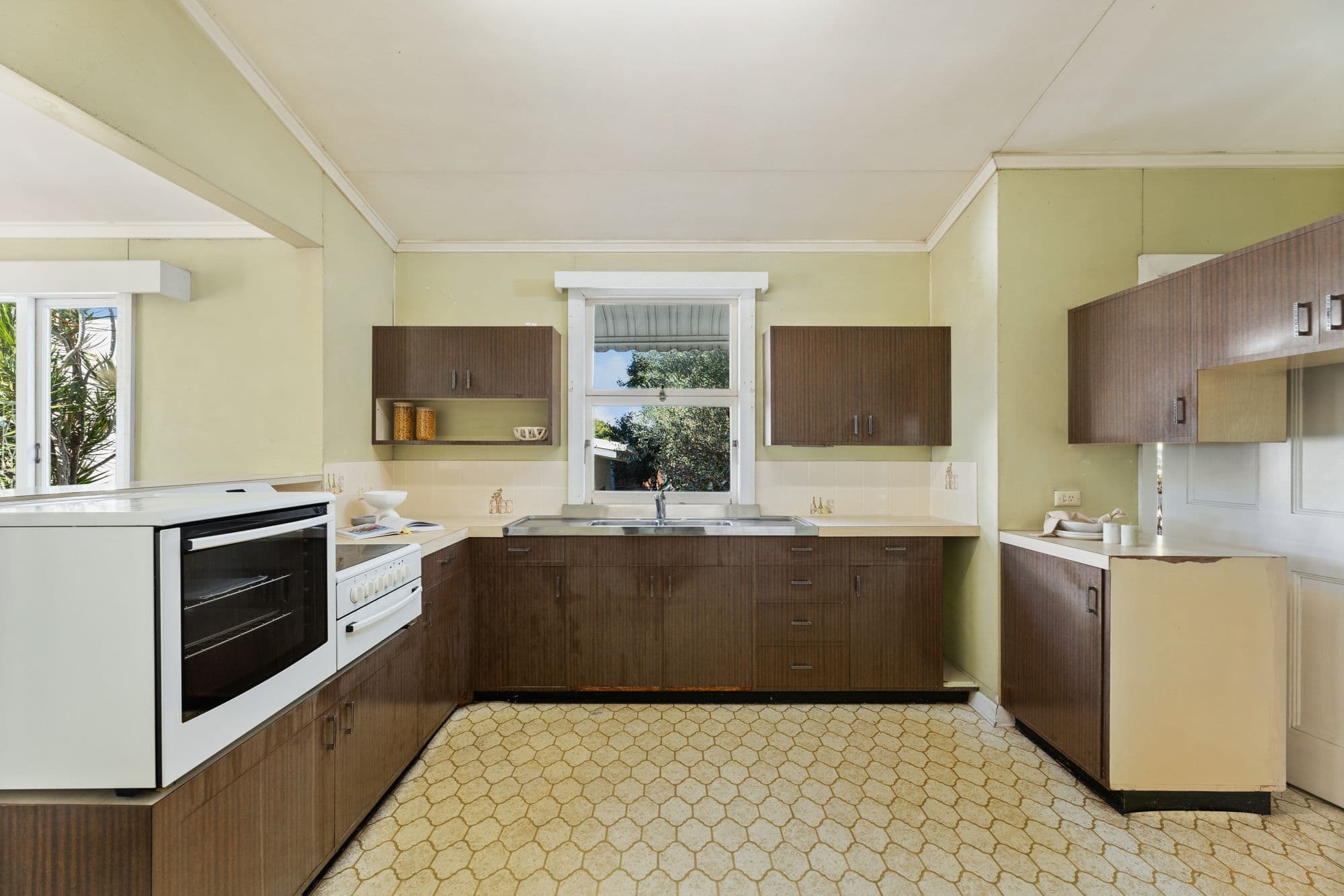 8 Gordon Terrace, Indooroopilly QLD 4068, Indooroopilly - Thumbnail 5