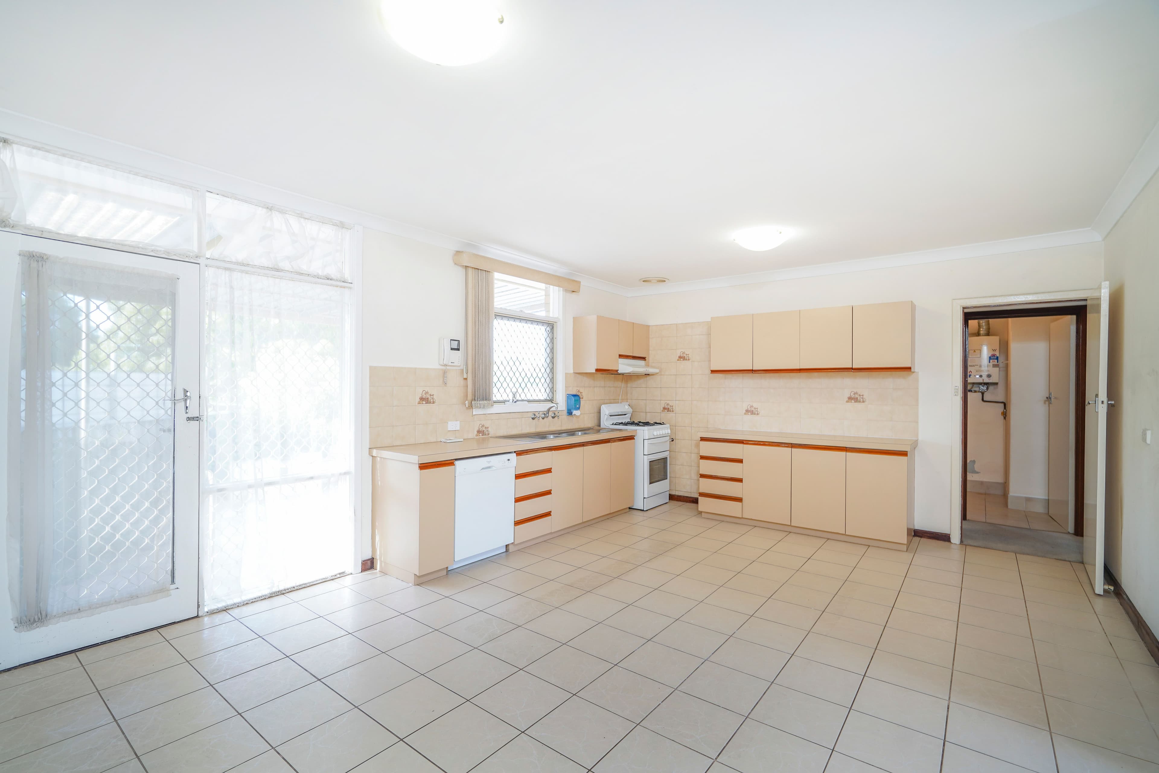 265 Wright Street, Cloverdale WA 6105, Cloverdale - Thumbnail 2