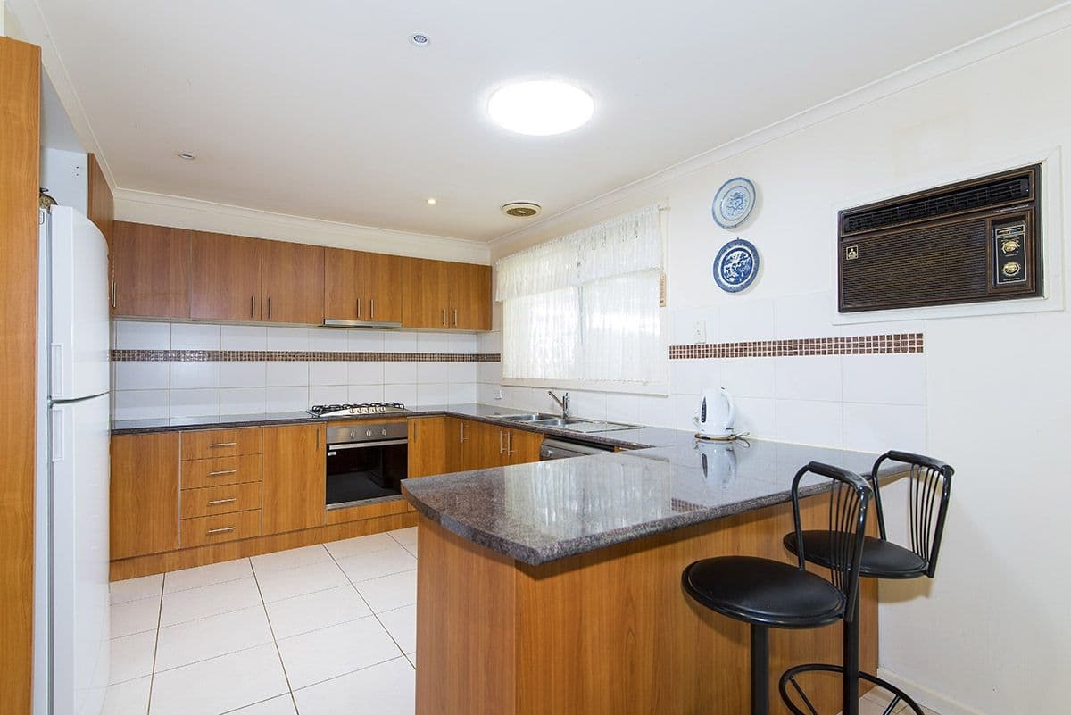 12 Fraser Close, Mill Park VIC 3082, Mill Park - Thumbnail 2