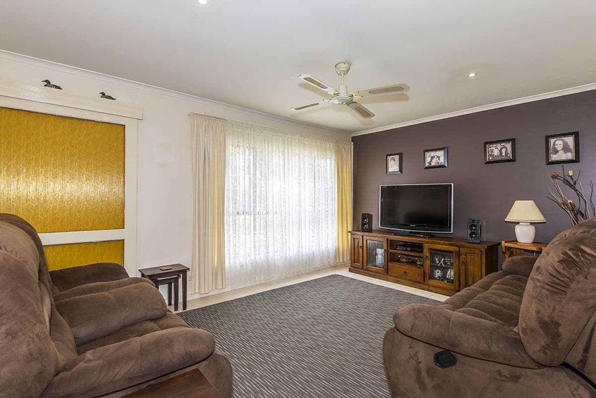12 Fraser Close, Mill Park VIC 3082, Mill Park - Thumbnail 3