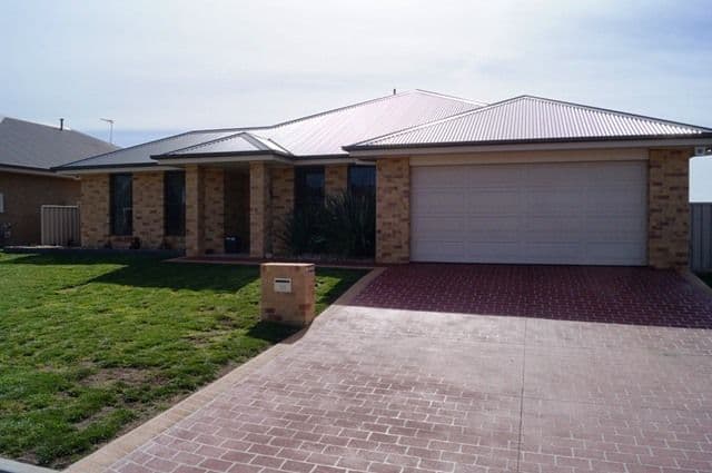 50 Diamond Drive, ORANGE NSW 2800, Orange - Thumbnail 2