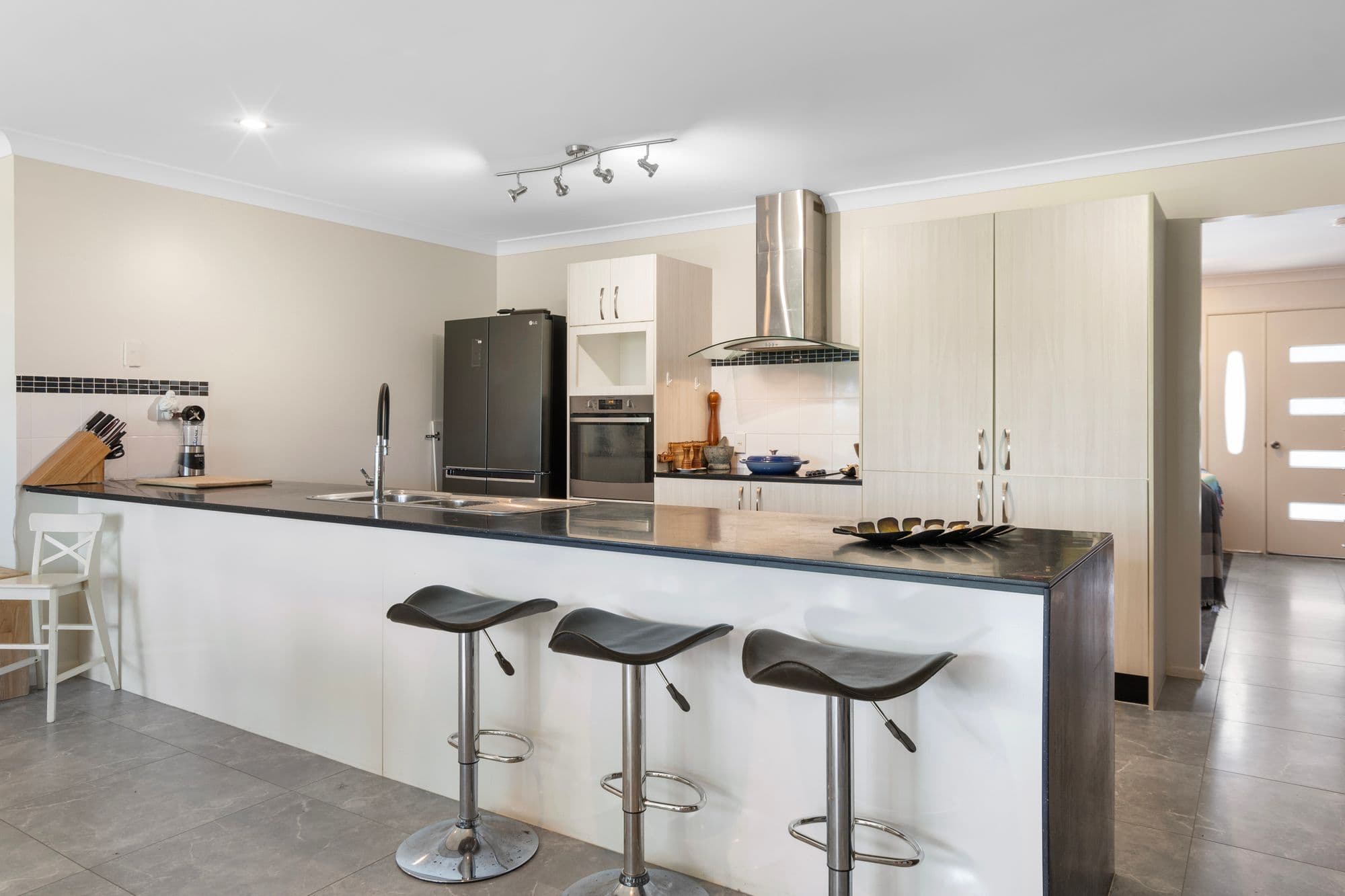 30 Lenna Court, Mount Warren Park QLD 4207, Mount Warren Park - Thumbnail 5