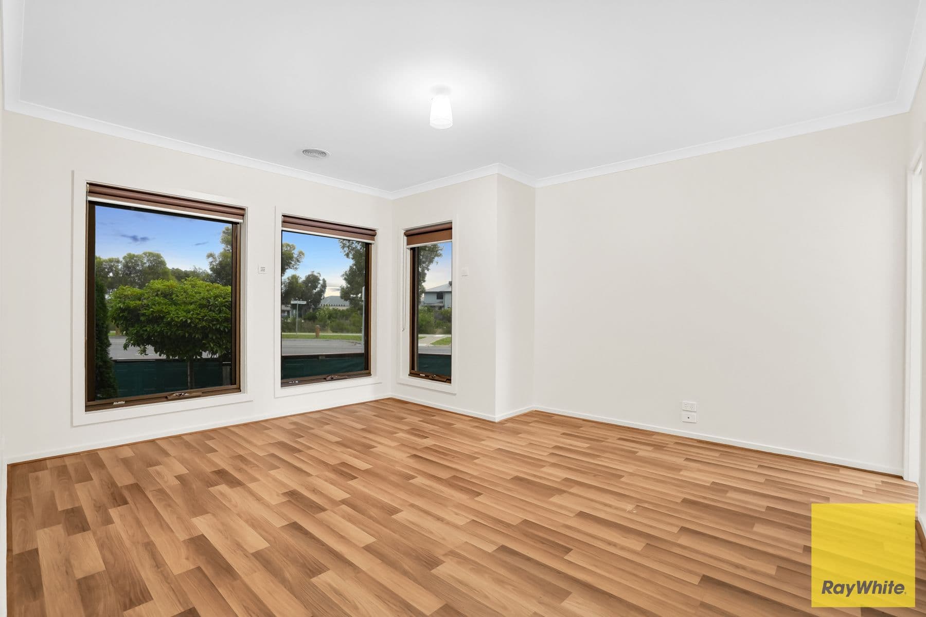 1 Pymble Terrace, Truganina VIC 3029, Truganina - Thumbnail 3