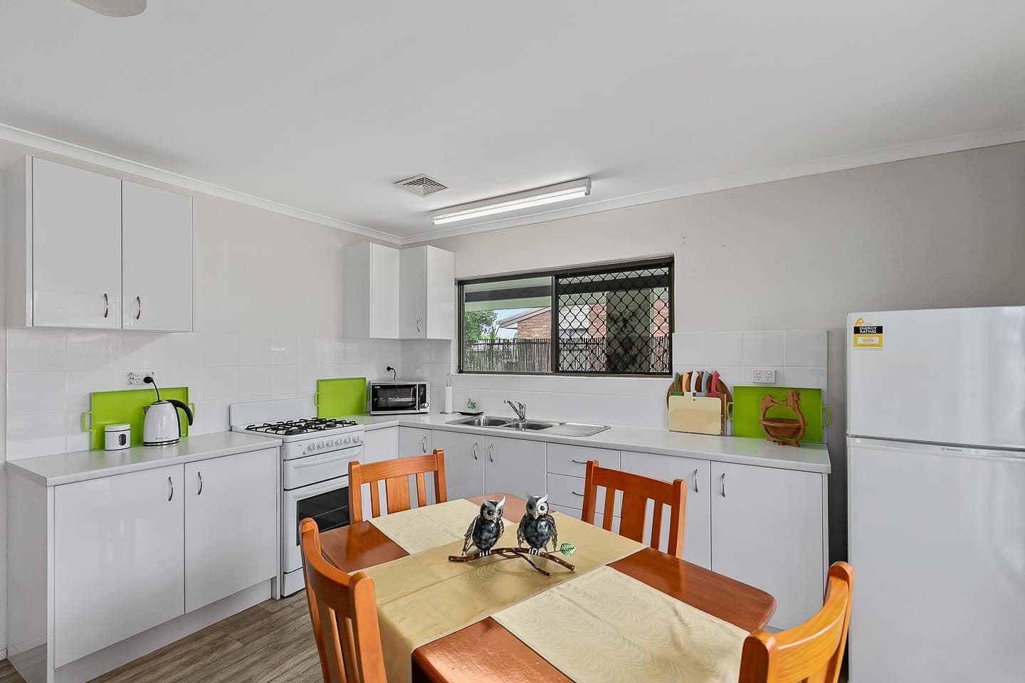 12 Vanda Street, Urangan QLD 4655, Urangan - Thumbnail 4