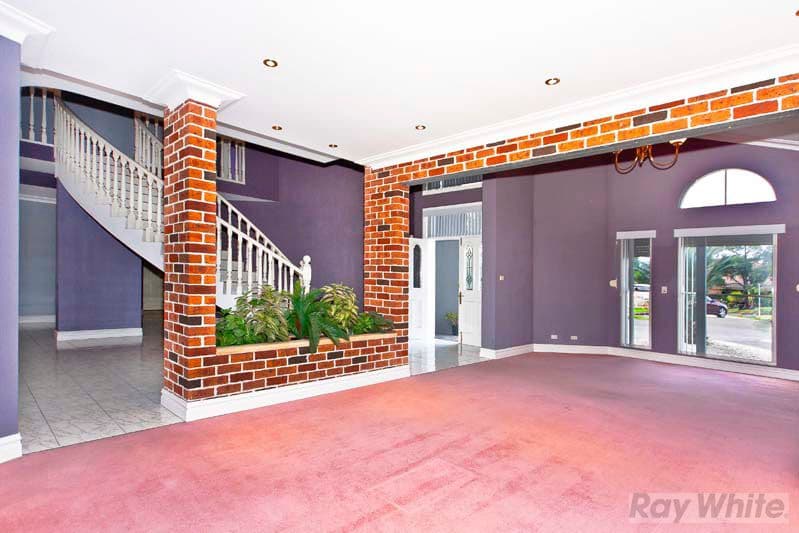 4  Brewon Close, BOSSLEY PARK NSW 2176, Bossley Park - Thumbnail 2