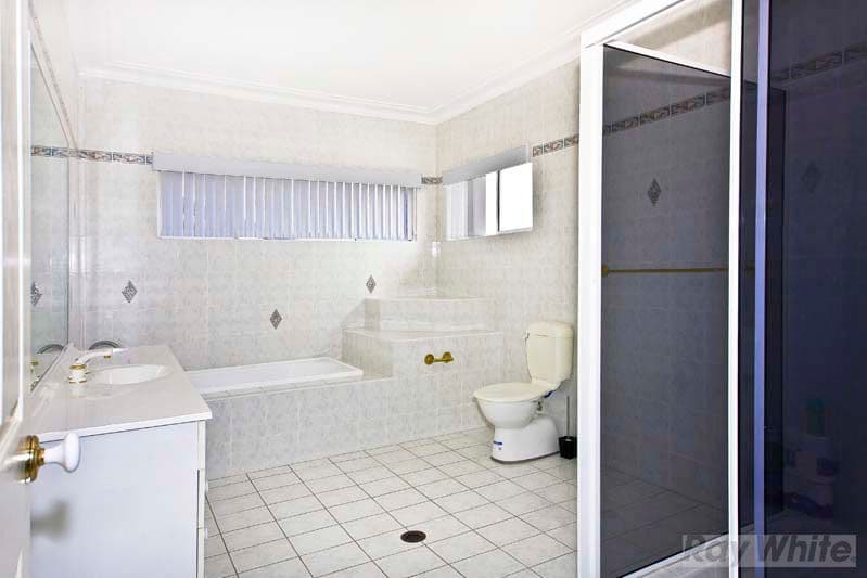 4  Brewon Close, BOSSLEY PARK NSW 2176, Bossley Park - Thumbnail 7