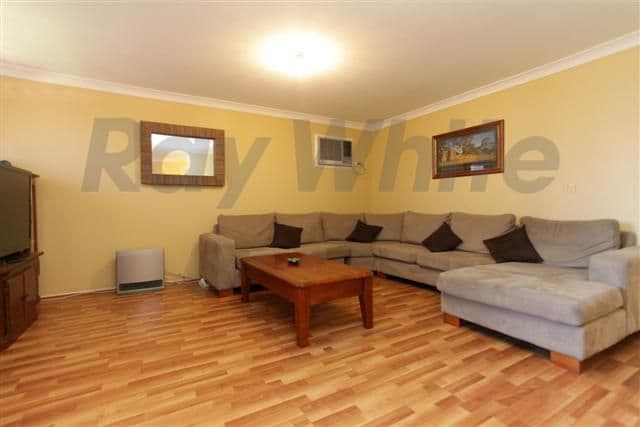 1 Sheoak Place, GLENMORE PARK NSW 2745, Glenmore Park - Thumbnail 2