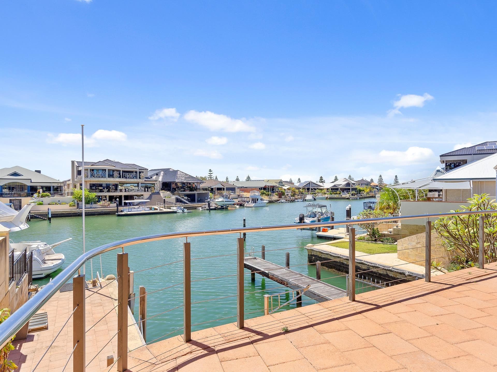 11 Leeuwin Place, Halls Head WA 6210, Halls Head - Thumbnail 3