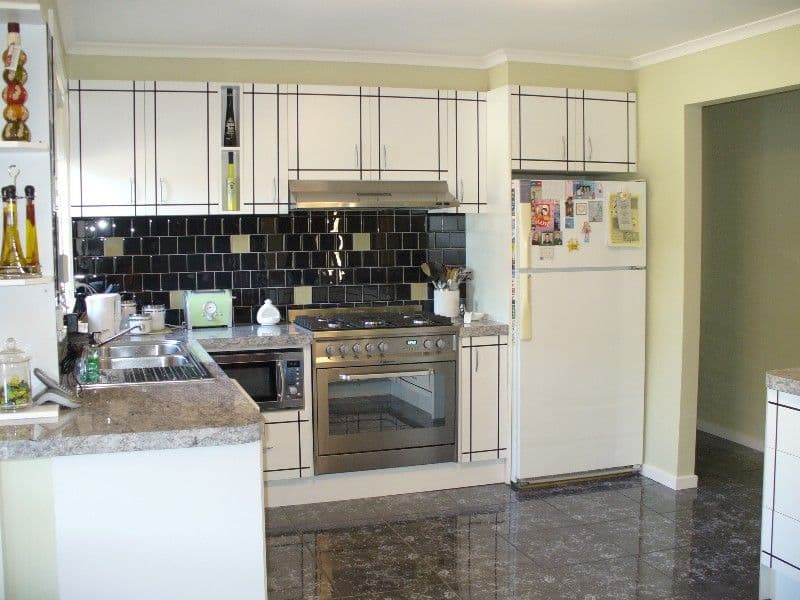 14 Bernborough Court, KEILOR DOWNS VIC 3038, Keilor Downs - Thumbnail 2