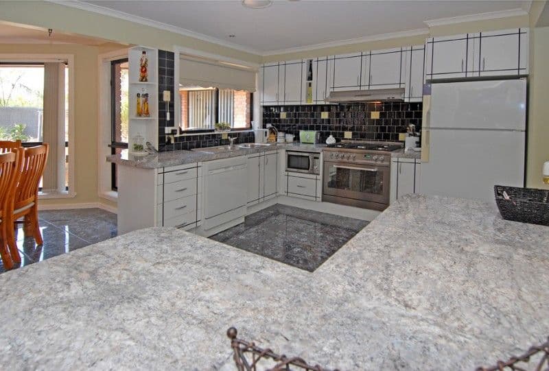 14 Bernborough Court, KEILOR DOWNS VIC 3038, Keilor Downs - Thumbnail 3