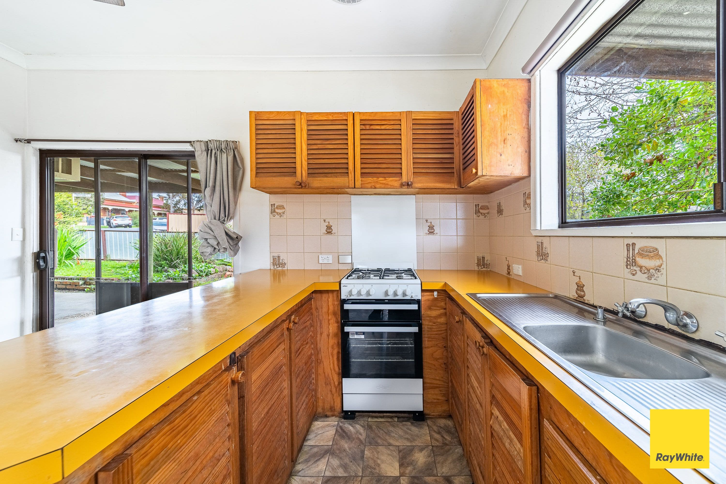 9 Ashley Street, Ironbark VIC 3550, Ironbark - Thumbnail 4