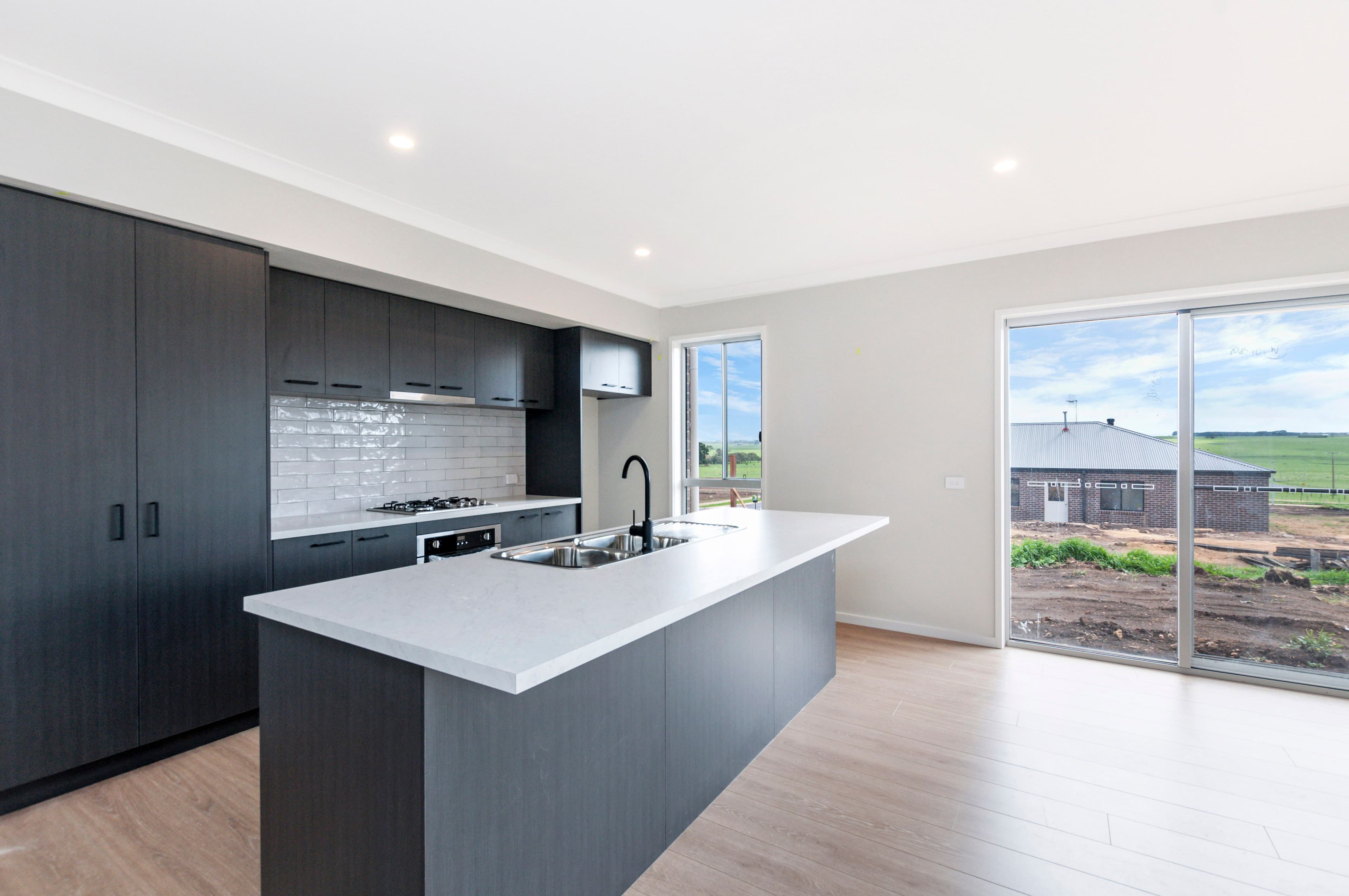 10 O'Malley Drive, DENNINGTON VIC 3280, Dennington - Thumbnail 2