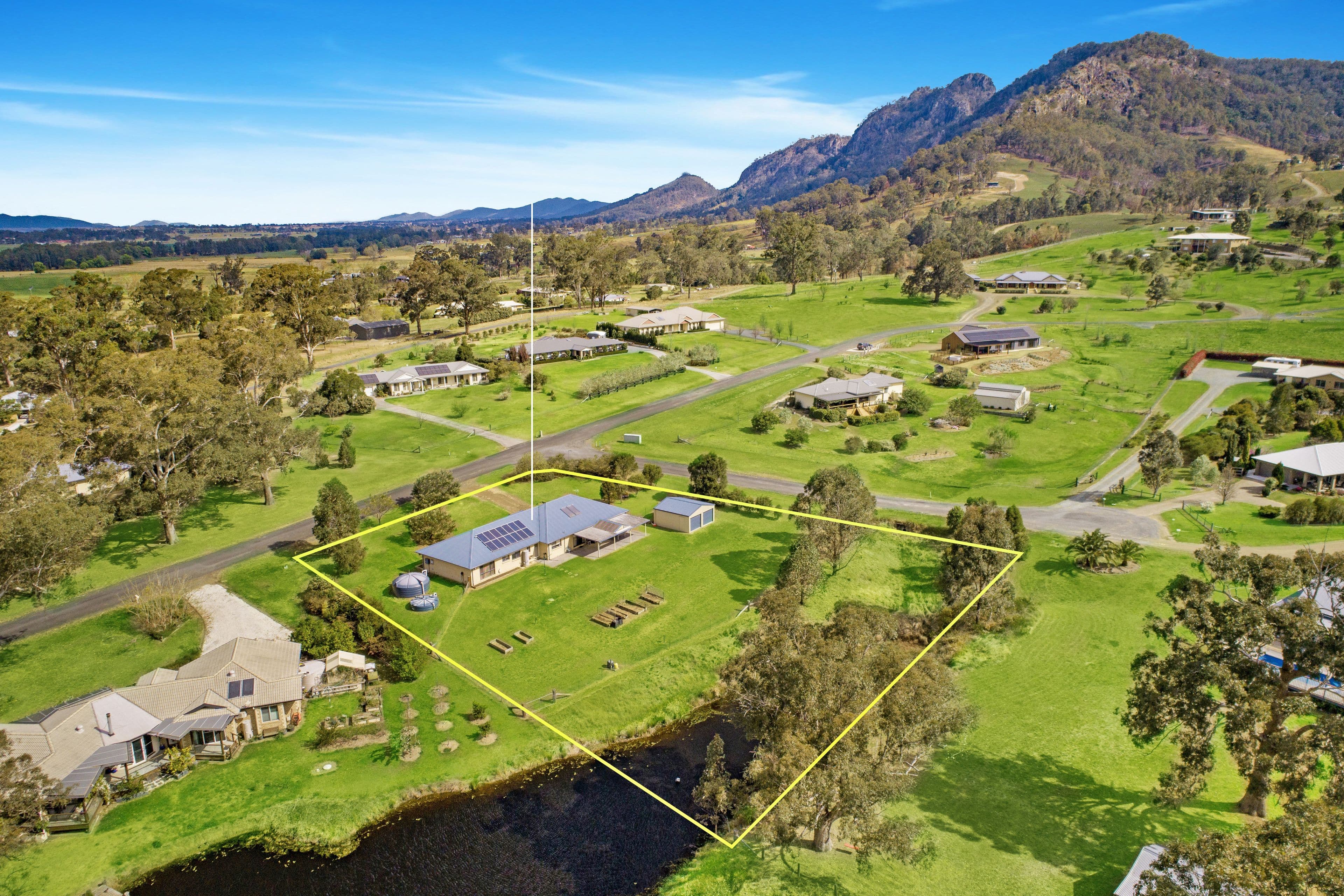 8 Neotsfield Avenue, Gloucester NSW 2422, Gloucester - Image 1