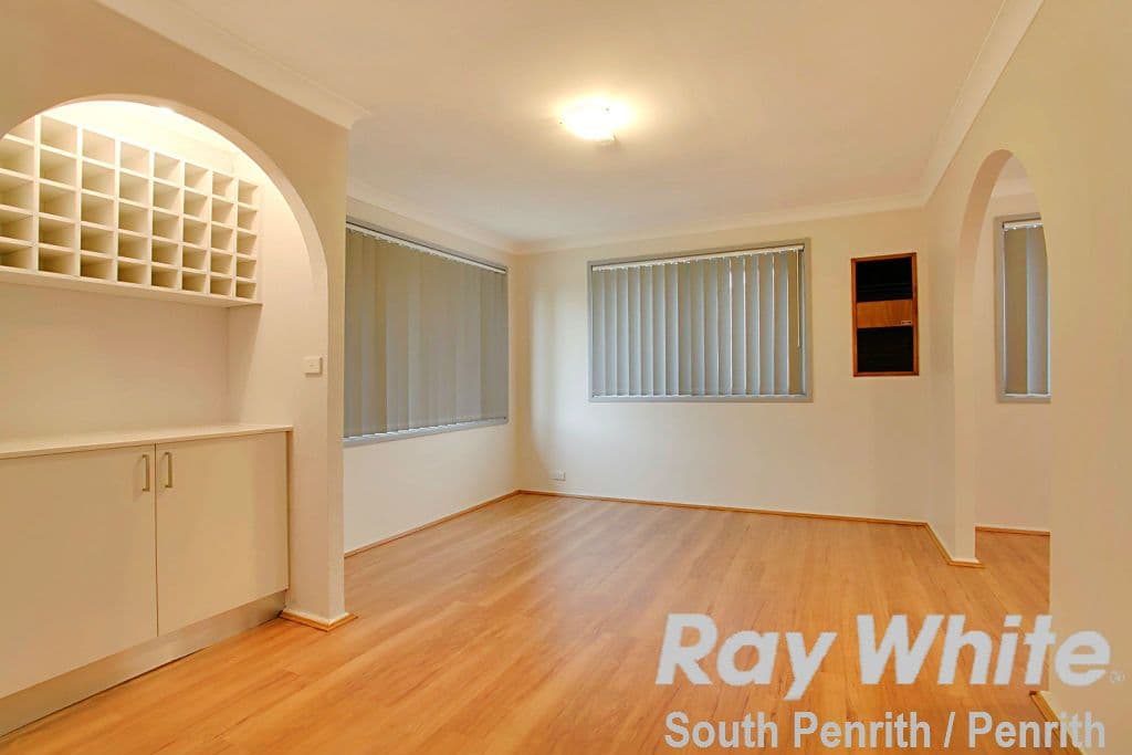 4 Knighton Place, South Penrith - Thumbnail 2