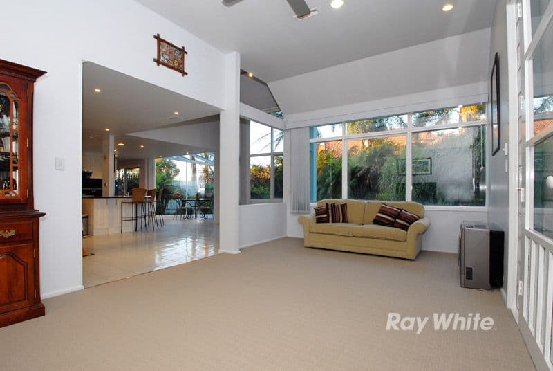 32 Jessica Close, WANTIRNA SOUTH VIC 3152, Wantirna South - Thumbnail 2