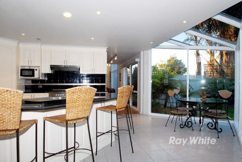 32 Jessica Close, WANTIRNA SOUTH VIC 3152, Wantirna South - Thumbnail 5