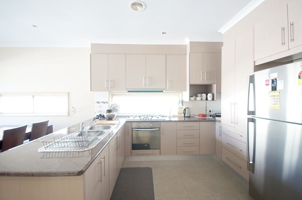 16 Barringo Way, Caroline Springs VIC 3023, Caroline Springs - Thumbnail 3