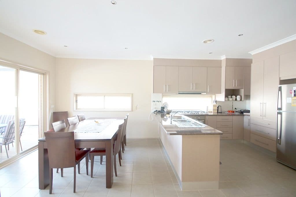 16 Barringo Way, Caroline Springs VIC 3023, Caroline Springs - Thumbnail 4