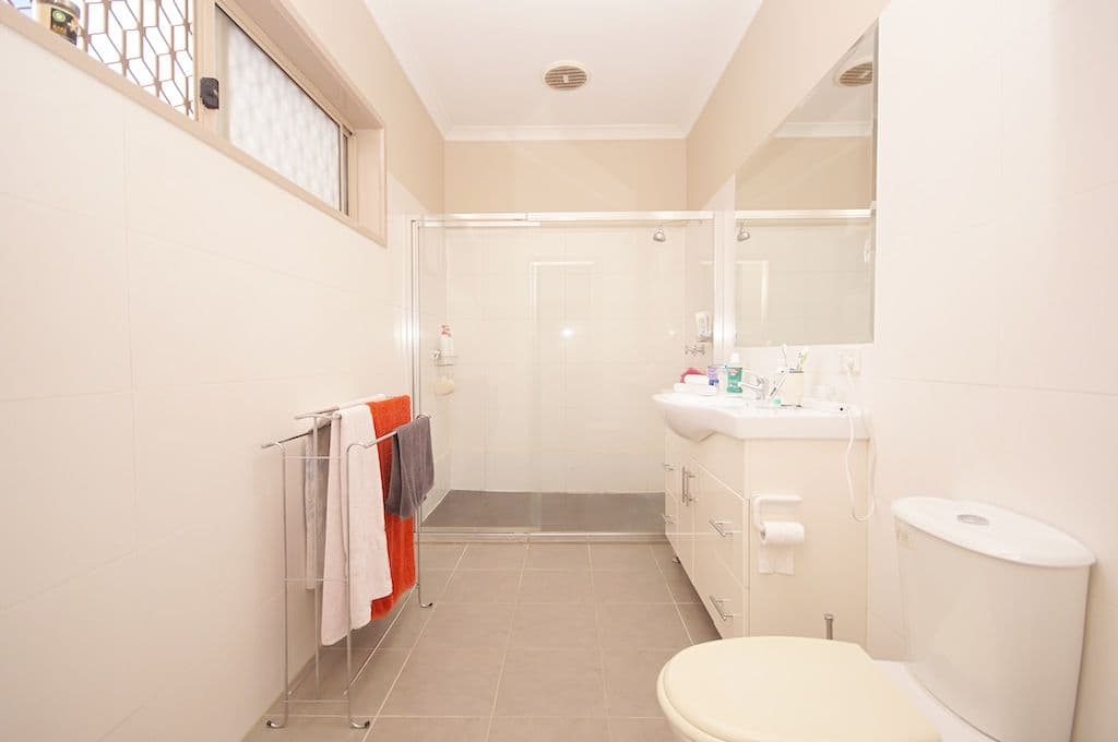 16 Barringo Way, Caroline Springs VIC 3023, Caroline Springs - Thumbnail 7